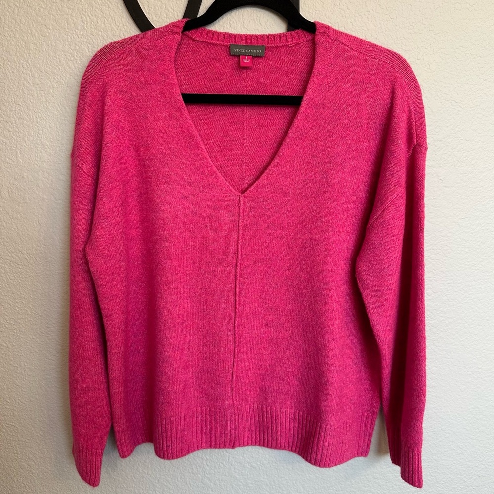 Vince Camuto Small Pink V-neck Sweater